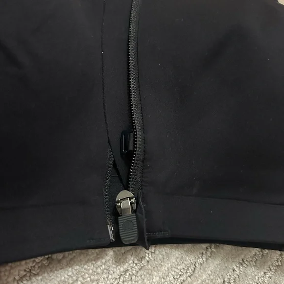 Lululemon Black Women's Zip Sports Bra - Picture 3 of 4